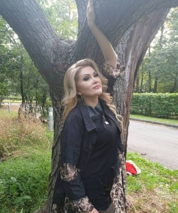 Живу в Москве и готова окунуть тебя в мир страсти и наслаждения. У меня есть множество услуг, которые я предлагаю, чтобы удовлетворить все твои желания. 🌹 У меня есть огромный опыт в этом деле и я знаю, как доставить тебе удовольствие. 💋 Мои фото настоящие, так что ты можешь быть уверен, что сможешь получить все то, что видишь на них. ✨ Люблю чувственные массажи и игры в ролевые, а также эксперименты в постели. До нас никто не додумался 😏. Оставь след в моей гостевой книге отзывов и я уверена, что ты захочешь вернуться ко мне снова и снова. 💌 Жду тебя, чтобы превратить каждую нашу встречу в незабываемую встречу. Обещаю, ты не пожалеешь о времени, проведенном со мной. 💫 Полина