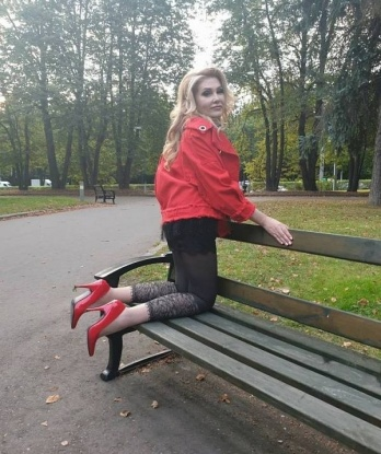 Живу в Москве и готова окунуть тебя в мир страсти и наслаждения. У меня есть множество услуг, которые я предлагаю, чтобы удовлетворить все твои желания. 🌹 У меня есть огромный опыт в этом деле и я знаю, как доставить тебе удовольствие. 💋 Мои фото настоящие, так что ты можешь быть уверен, что сможешь получить все то, что видишь на них. ✨ Люблю чувственные массажи и игры в ролевые, а также эксперименты в постели. До нас никто не додумался 😏. Оставь след в моей гостевой книге отзывов и я уверена, что ты захочешь вернуться ко мне снова и снова. 💌 Жду тебя, чтобы превратить каждую нашу встречу в незабываемую встречу. Обещаю, ты не пожалеешь о времени, проведенном со мной. 💫 Полина