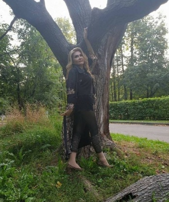 Живу в Москве и готова окунуть тебя в мир страсти и наслаждения. У меня есть множество услуг, которые я предлагаю, чтобы удовлетворить все твои желания. 🌹 У меня есть огромный опыт в этом деле и я знаю, как доставить тебе удовольствие. 💋 Мои фото настоящие, так что ты можешь быть уверен, что сможешь получить все то, что видишь на них. ✨ Люблю чувственные массажи и игры в ролевые, а также эксперименты в постели. До нас никто не додумался 😏. Оставь след в моей гостевой книге отзывов и я уверена, что ты захочешь вернуться ко мне снова и снова. 💌 Жду тебя, чтобы превратить каждую нашу встречу в незабываемую встречу. Обещаю, ты не пожалеешь о времени, проведенном со мной. 💫 Полина